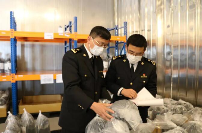 <a href='http://www.dikongroup.com' title='危險品運(yùn)輸' >危險品運(yùn)輸</a>